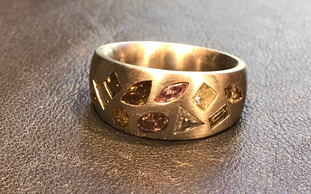 MDD Online # 08 - Santiago Agustina – Bague ’Fancy Diamonds’ par Michael Weggenmann