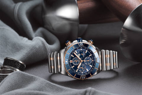 20.10_breitling-super-chronomat-44-four-year-calendar