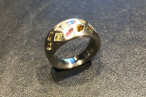 MDD Online # 08 - Santiago Agustina – Bague ’Fancy Diamonds’ par Michael Weggenmann