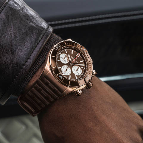 30.35_breitling-super-chronomat-b01-44-in-18-k-red-gold