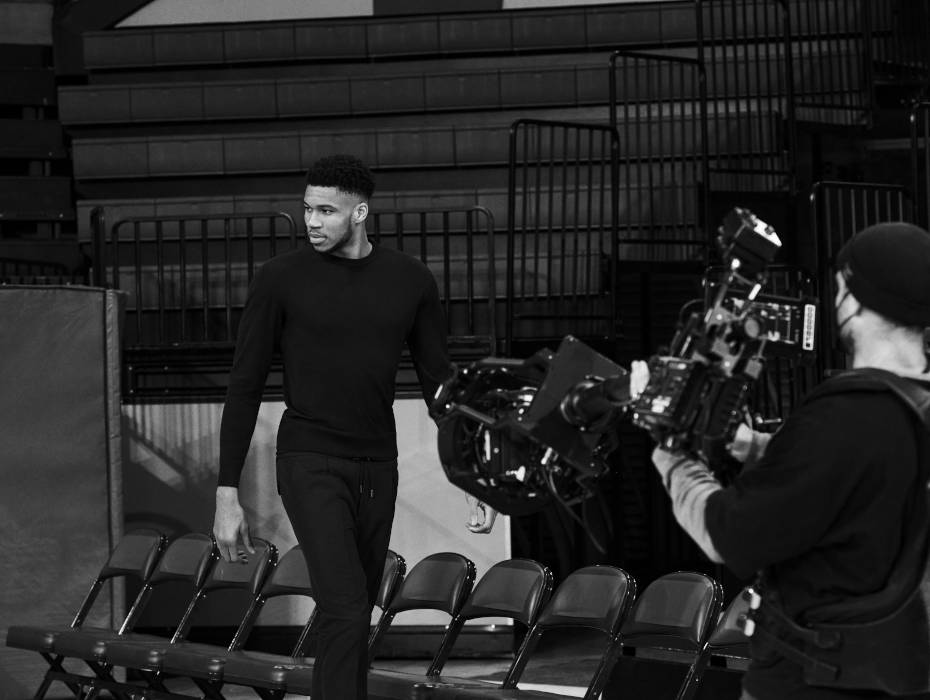 breitling-welcomes-basketball-superstar-giannis-antetokounmpo
